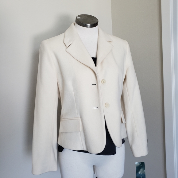 White Wool Jacket by "Harve Benard" - Picture 5 of 5